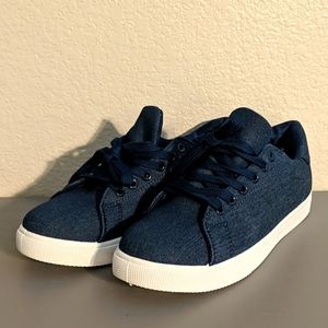 💠2/$25💠 NWOT Denim Sneakers